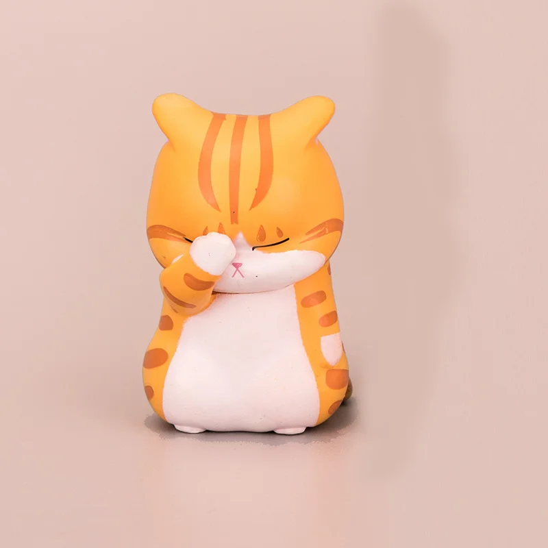 Chubby Kitten Gashapon Figure