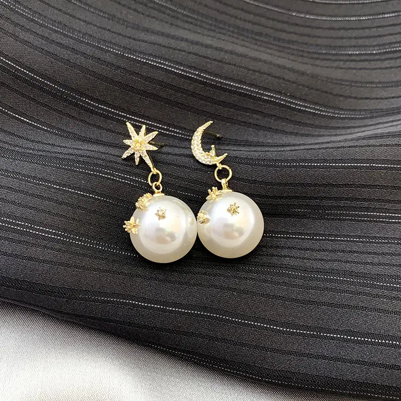 Asymmetric Star and Moon Pearl Earrings